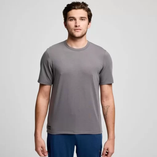 Tops*saucony Men's Triumph Short Sleeve Carbon