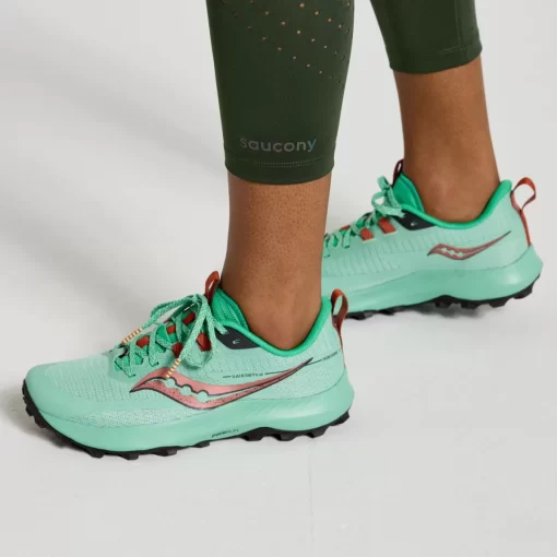 Clothing | Apparel*saucony Women's Explorer Utility Crop Tight Climbing Ivy